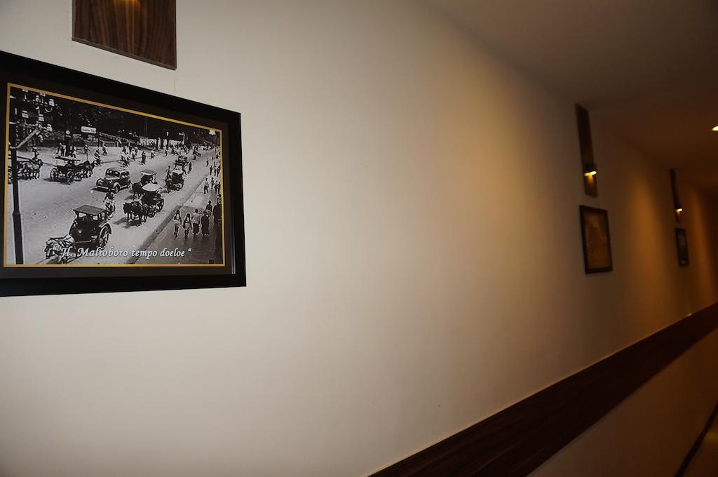 Ekon Hotel ยอกยาการ์ตา ภายนอก รูปภาพ
