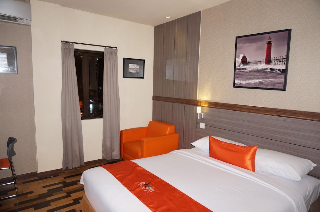 Ekon Hotel ยอกยาการ์ตา ภายนอก รูปภาพ