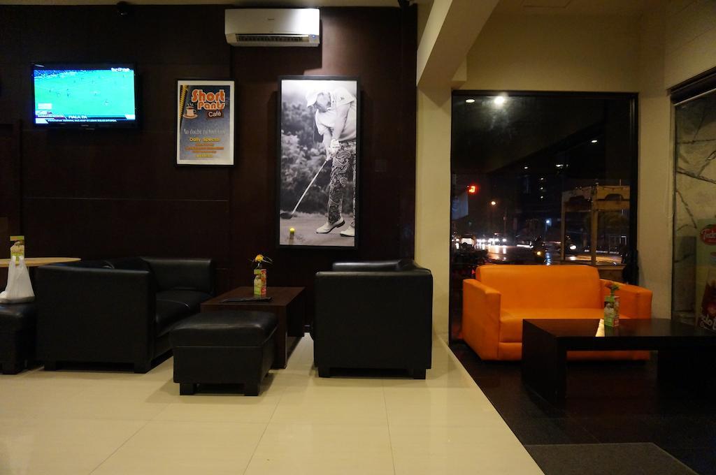 Ekon Hotel ยอกยาการ์ตา ภายนอก รูปภาพ